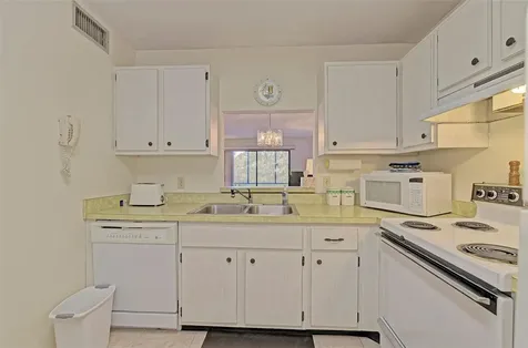 144 Pinehurst Drive Bradenton FL 34210