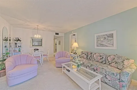 144 Pinehurst Drive Bradenton FL 34210