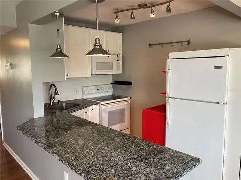 208 NE Monroe Circle N St Petersburg FL 33702