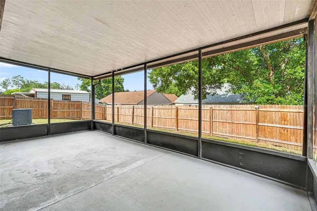826 Sunridge Point Drive Seffner FL 33584