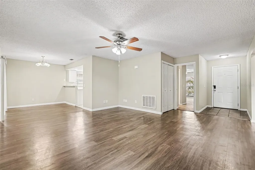 826 Sunridge Point Drive Seffner FL 33584