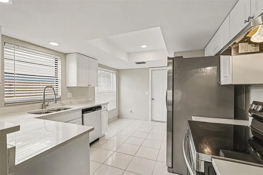826 Sunridge Point Drive Seffner FL 33584