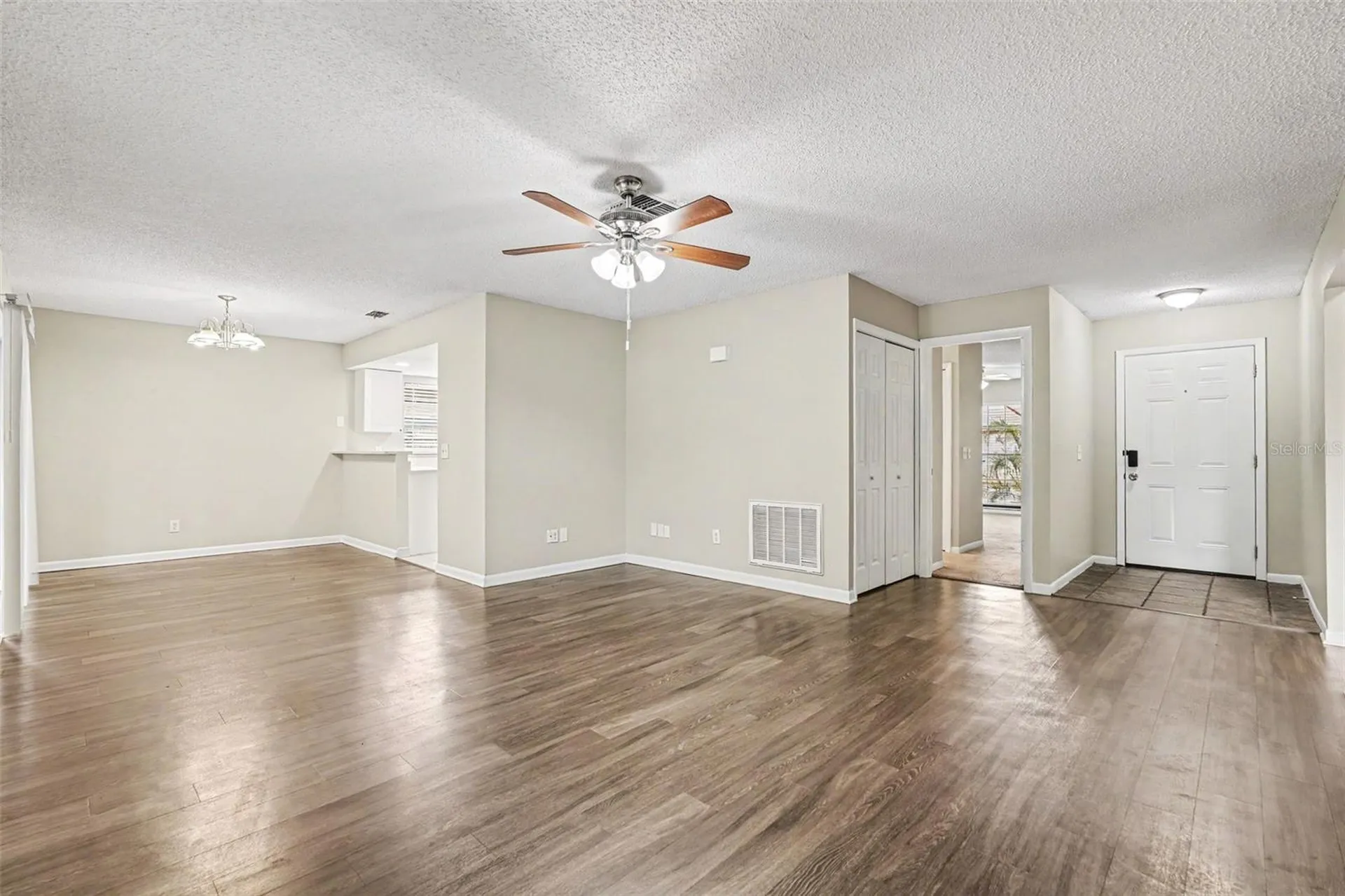826 Sunridge Point Drive Seffner FL 33584