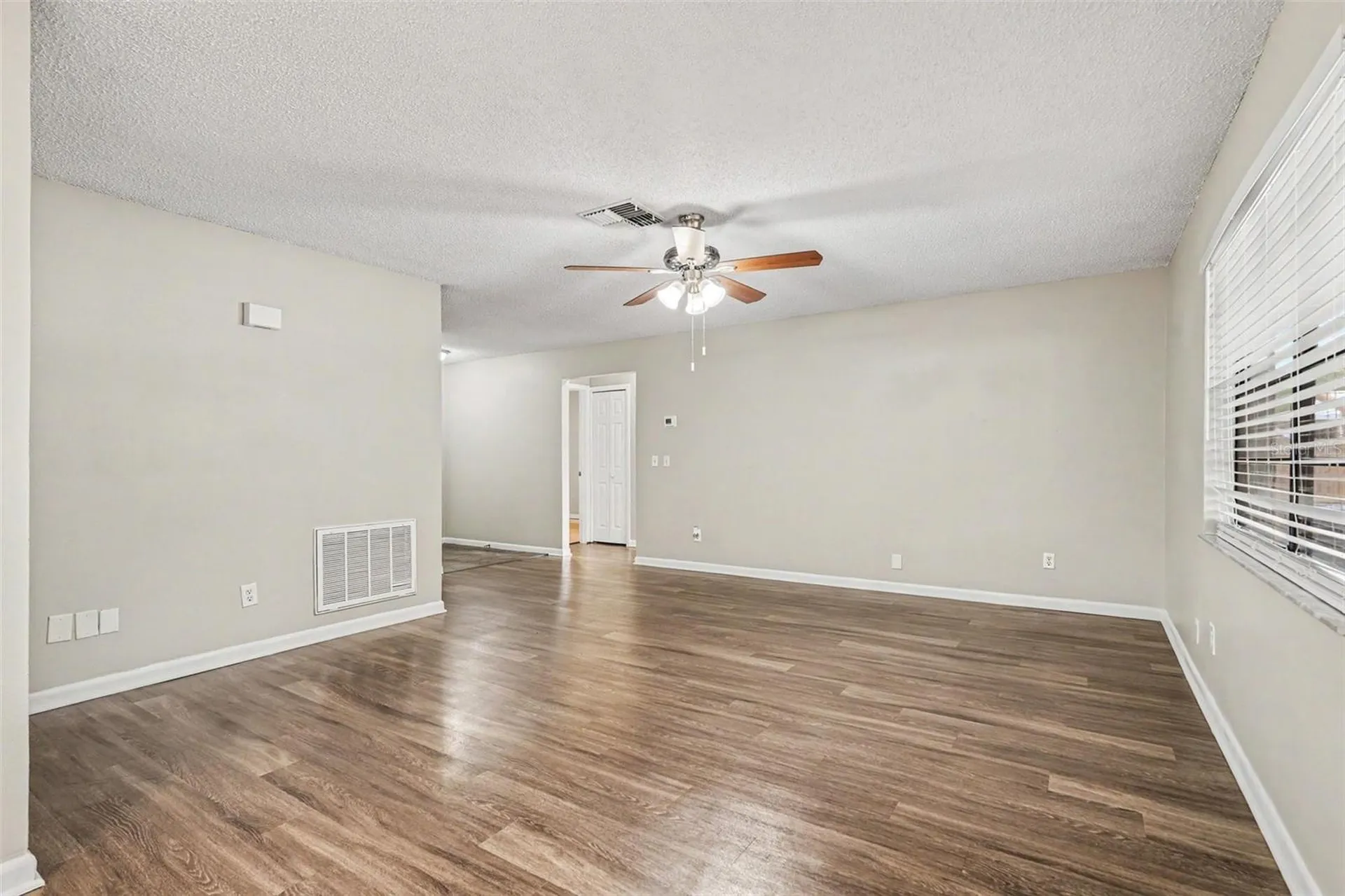 826 Sunridge Point Drive Seffner FL 33584