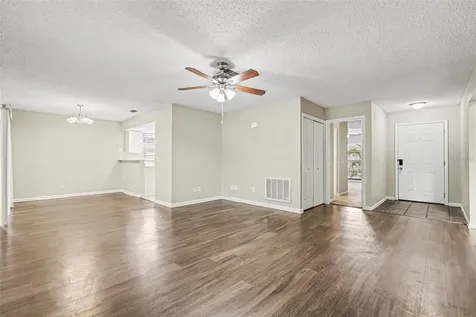 826 Sunridge Point Drive Seffner FL 33584