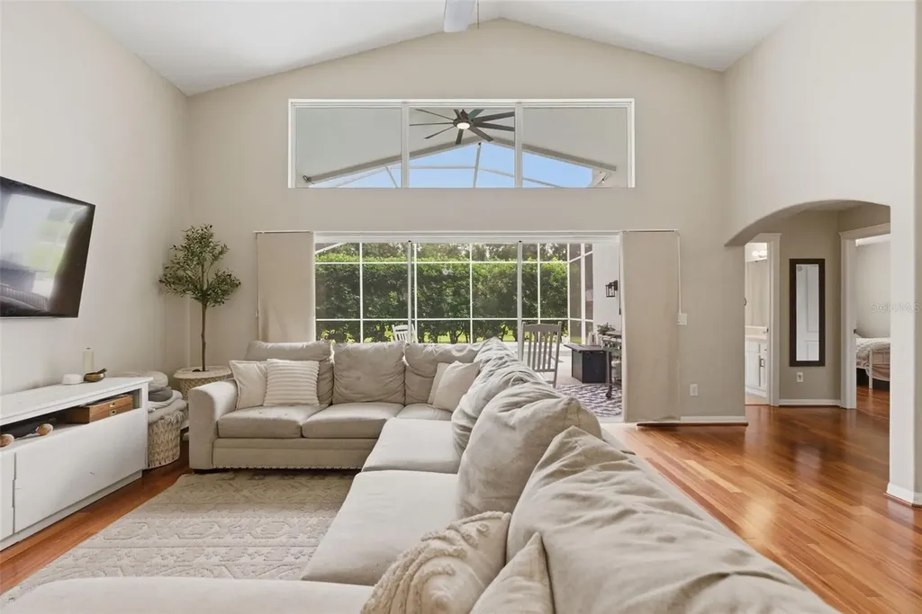 5826 Heronview Crescent Drive Lithia FL 33547