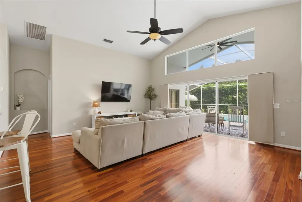 5826 Heronview Crescent Drive Lithia FL 33547