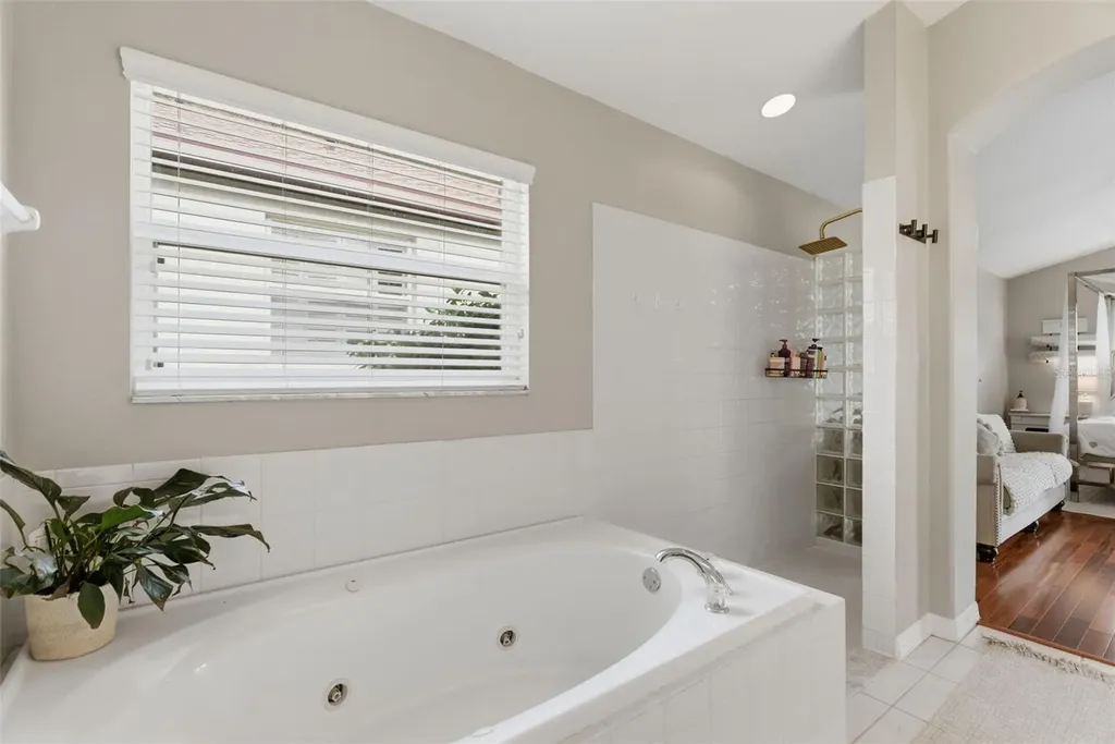 5826 Heronview Crescent Drive Lithia FL 33547