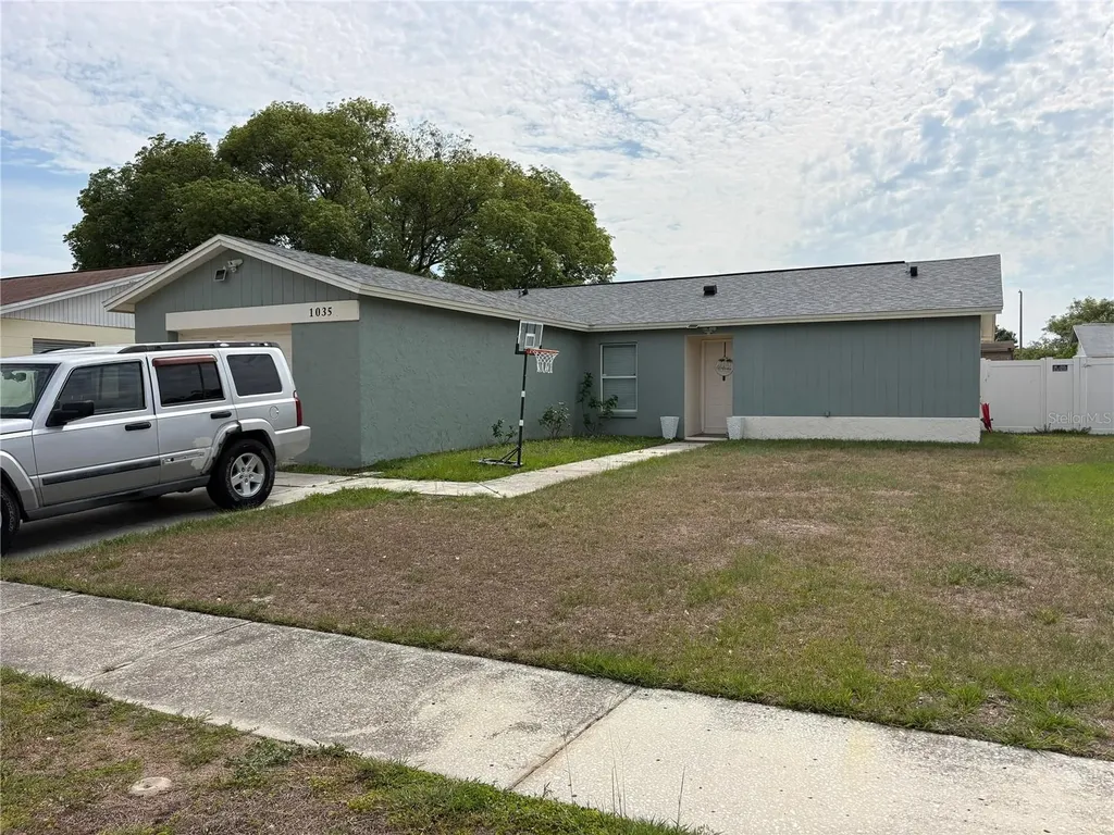 1035 Pine Ridge Circle Brandon FL 33511