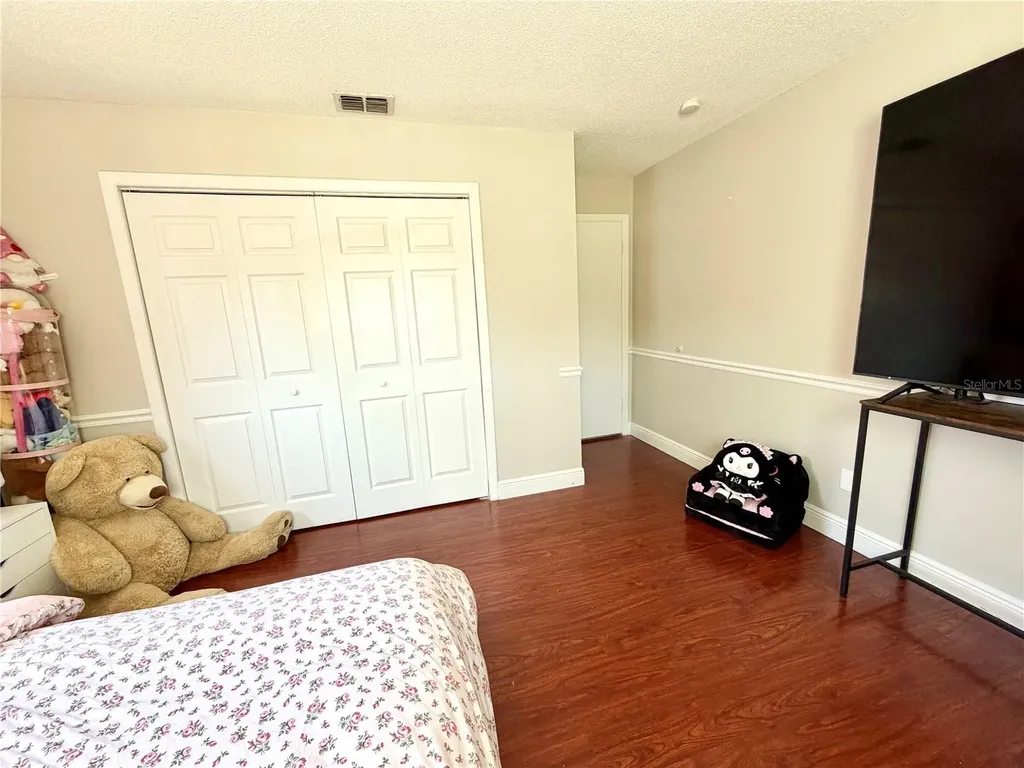 143 Valley Circle Brandon FL 33510