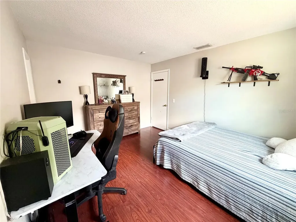 143 Valley Circle Brandon FL 33510