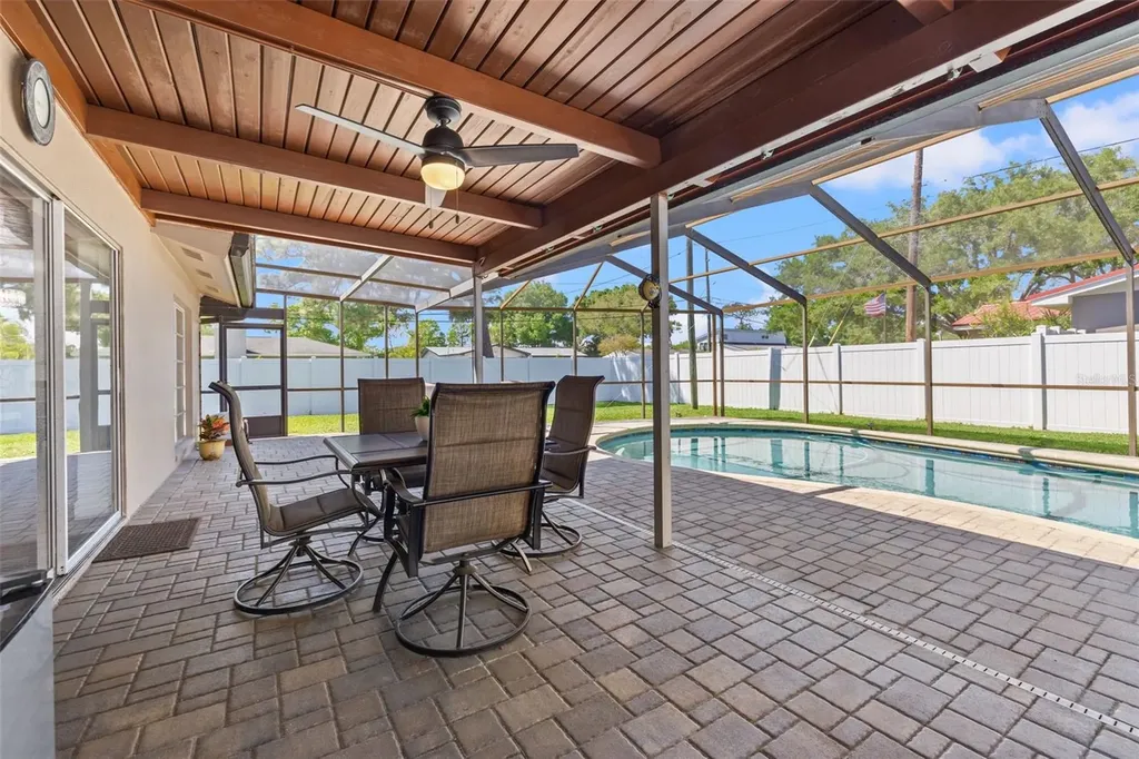 1501 N Dakota Avenue NE St Petersburg FL 33703
