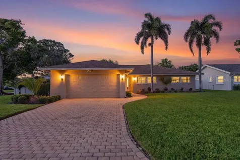 1501 N Dakota Avenue NE St Petersburg FL 33703