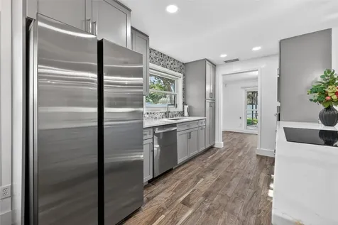 1501 N Dakota Avenue NE St Petersburg FL 33703