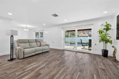 1501 N Dakota Avenue NE St Petersburg FL 33703