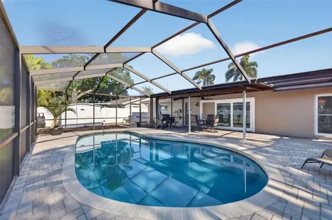 1501 N Dakota Avenue NE St Petersburg FL 33703