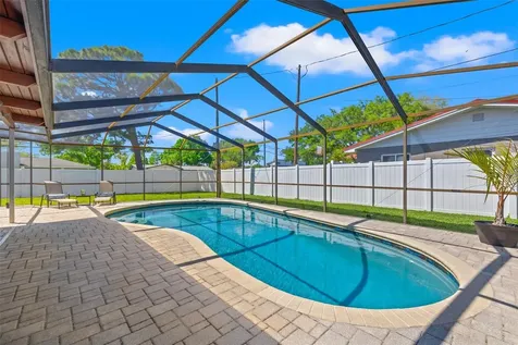 1501 N Dakota Avenue NE St Petersburg FL 33703