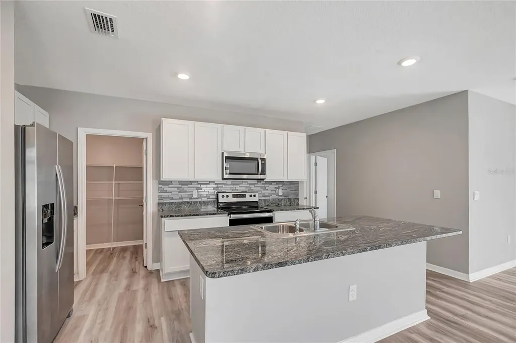 17038 Wave Tressle Place Wimauma FL 33598
