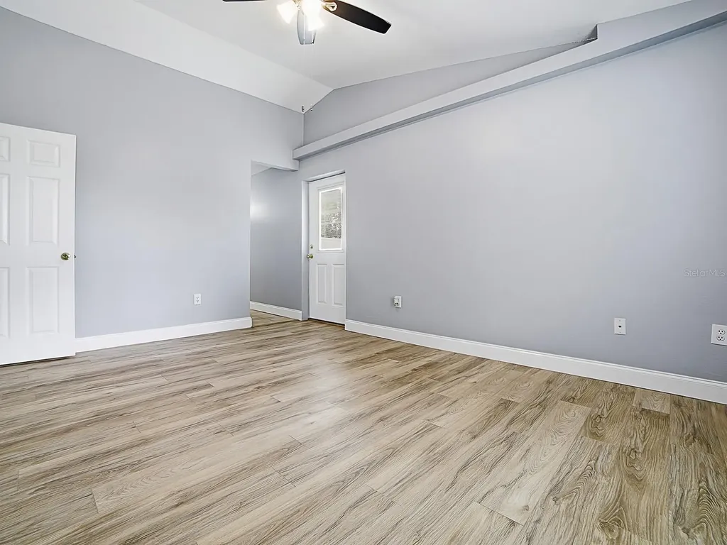 2741 S Brown Avenue Orlando FL 32806