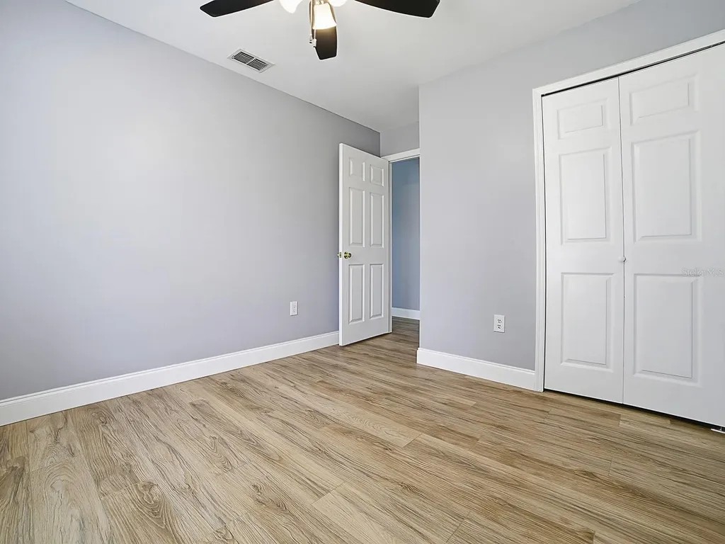 2741 S Brown Avenue Orlando FL 32806