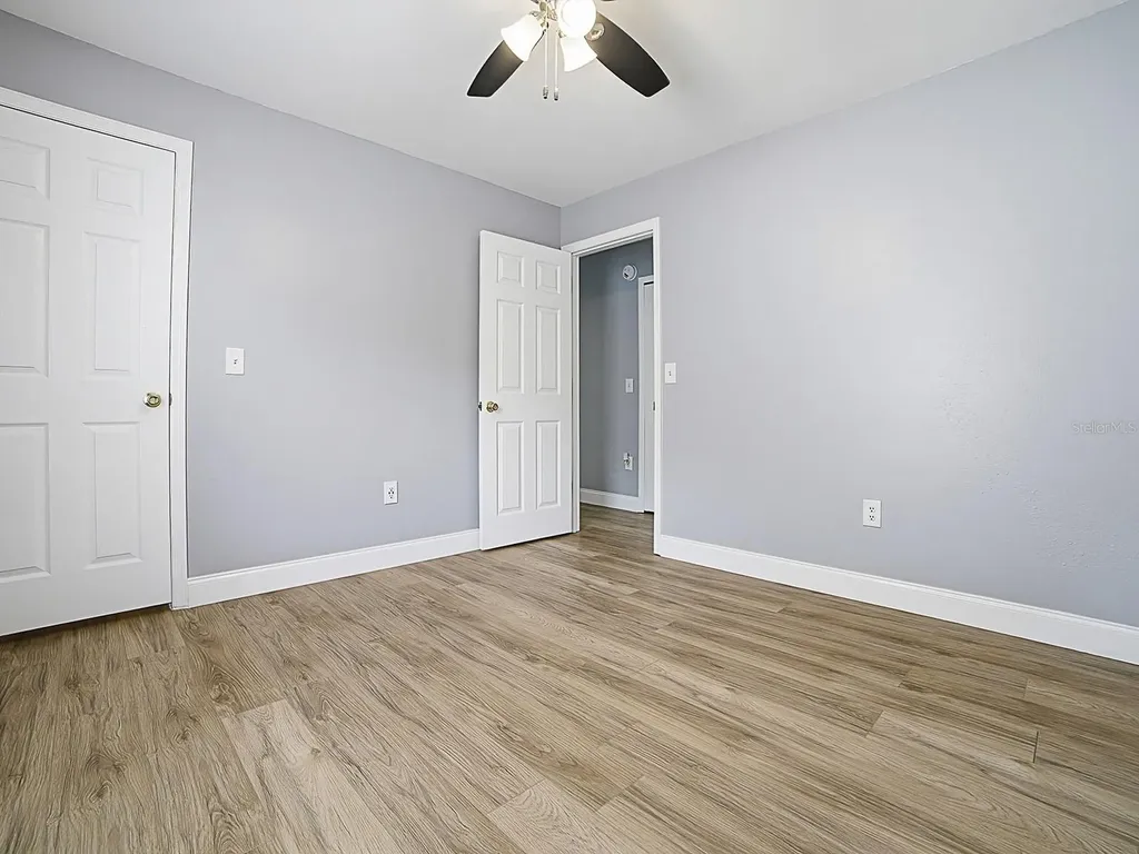 2741 S Brown Avenue Orlando FL 32806
