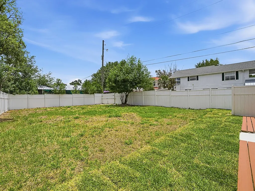 2741 S Brown Avenue Orlando FL 32806