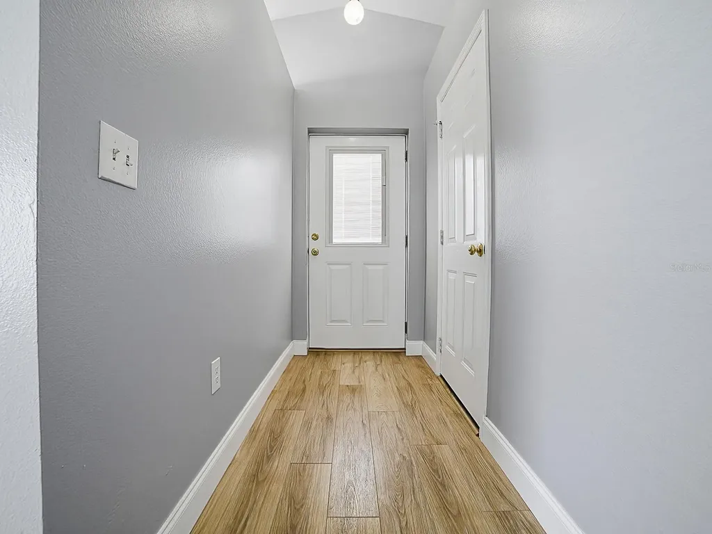 2741 S Brown Avenue Orlando FL 32806