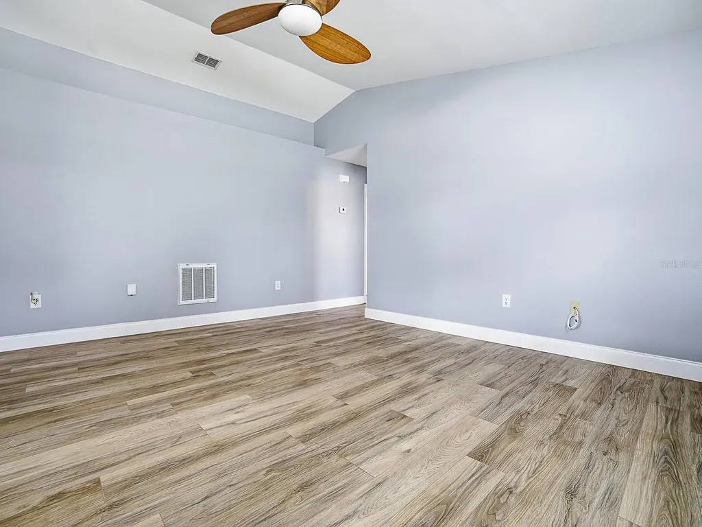 2741 S Brown Avenue Orlando FL 32806