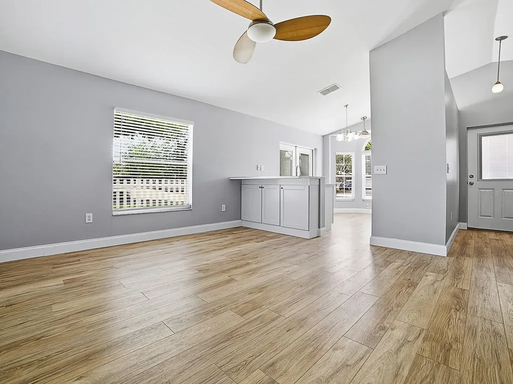 2741 S Brown Avenue Orlando FL 32806