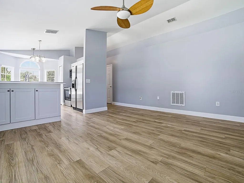 2741 S Brown Avenue Orlando FL 32806