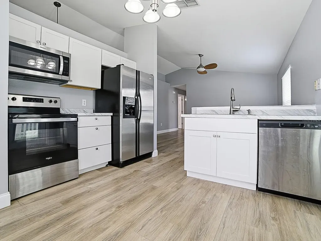 2741 S Brown Avenue Orlando FL 32806