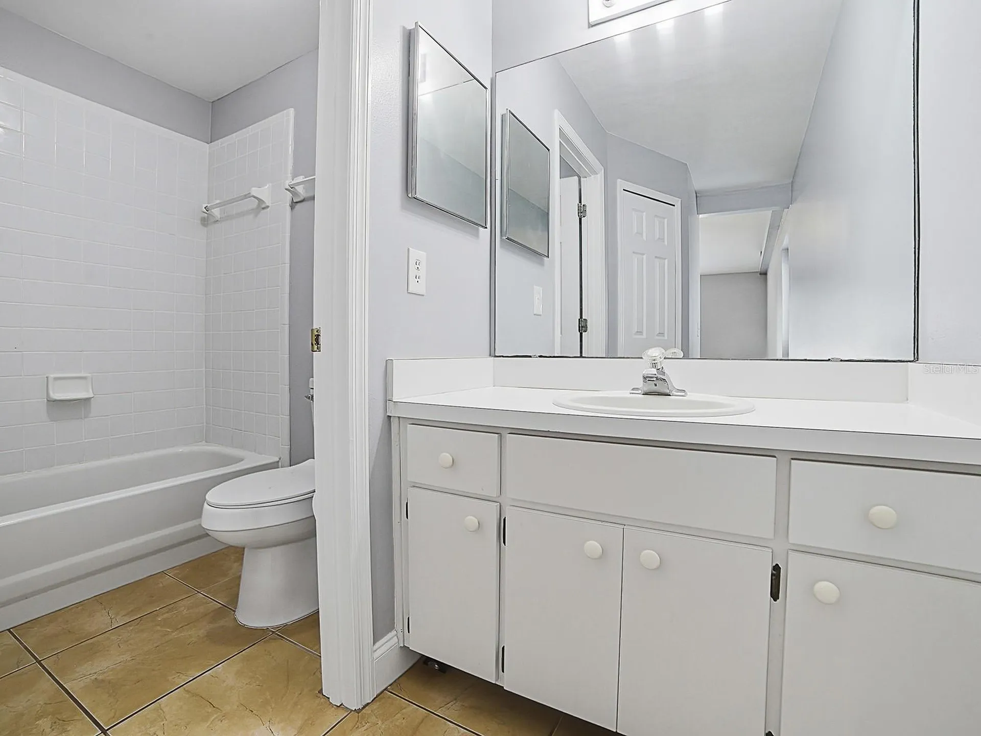 2741 S Brown Avenue Orlando FL 32806