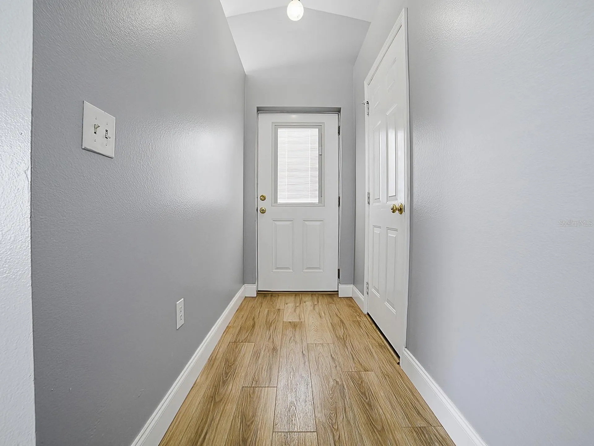 2741 S Brown Avenue Orlando FL 32806