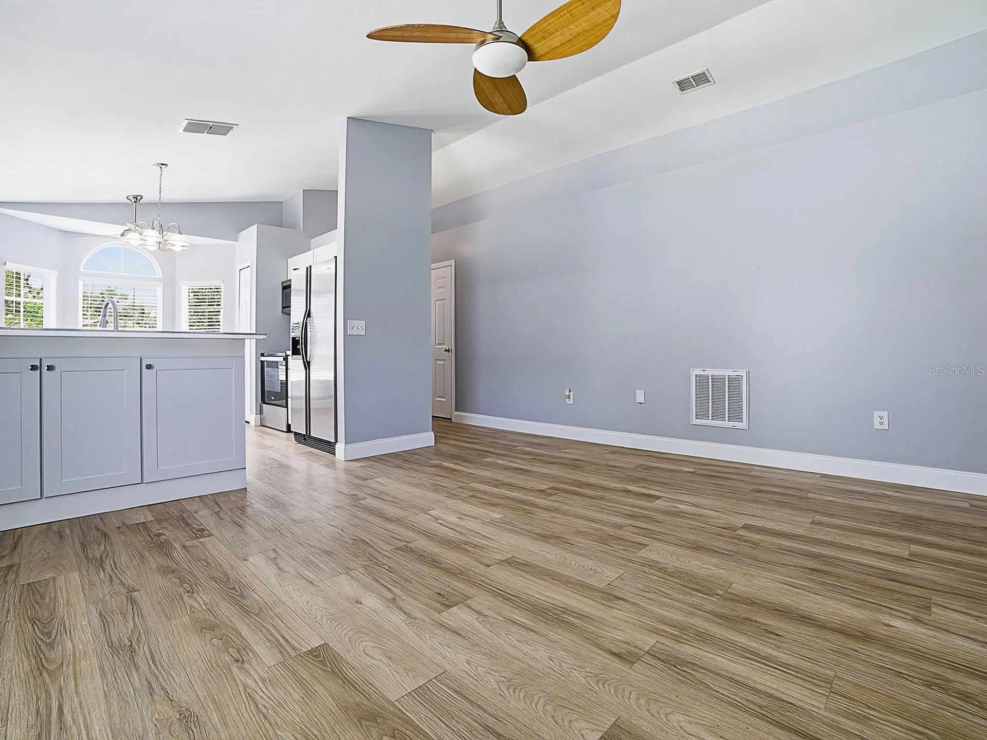 2741 S Brown Avenue Orlando FL 32806