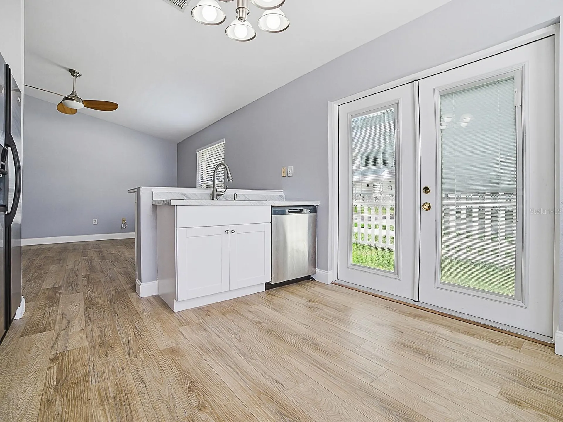 2741 S Brown Avenue Orlando FL 32806
