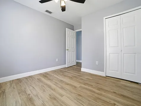 2741 S Brown Avenue Orlando FL 32806