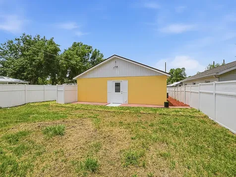 2741 S Brown Avenue Orlando FL 32806