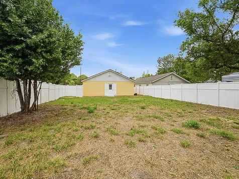 2741 S Brown Avenue Orlando FL 32806