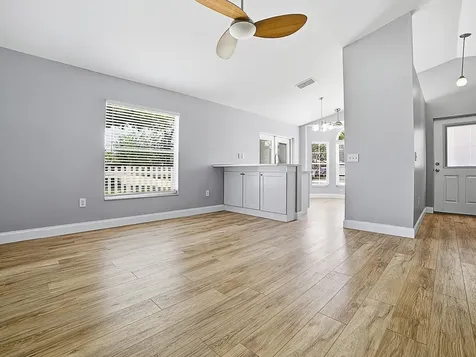 2741 S Brown Avenue Orlando FL 32806