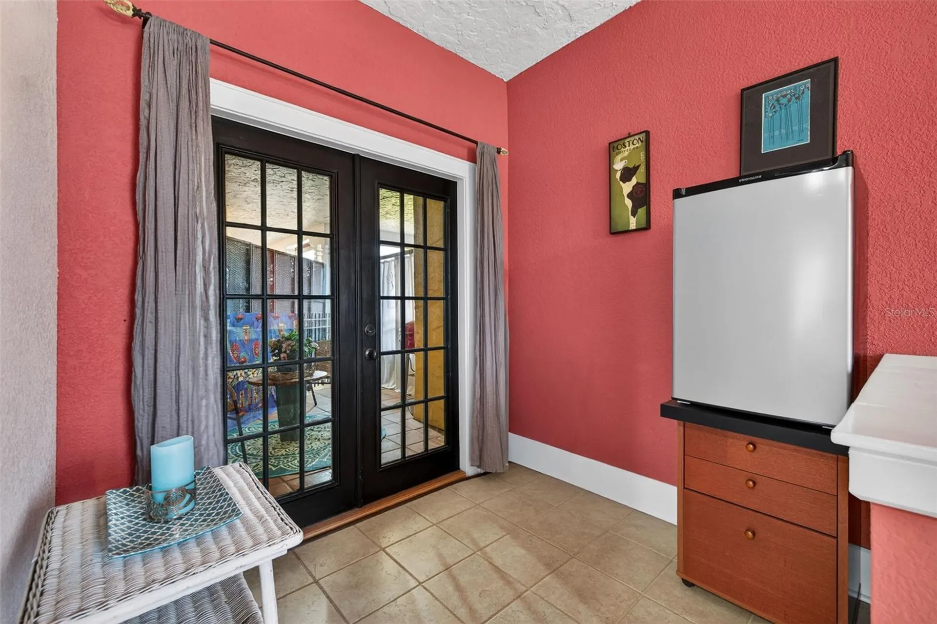 210 22nd Avenue NE St Petersburg FL 33704