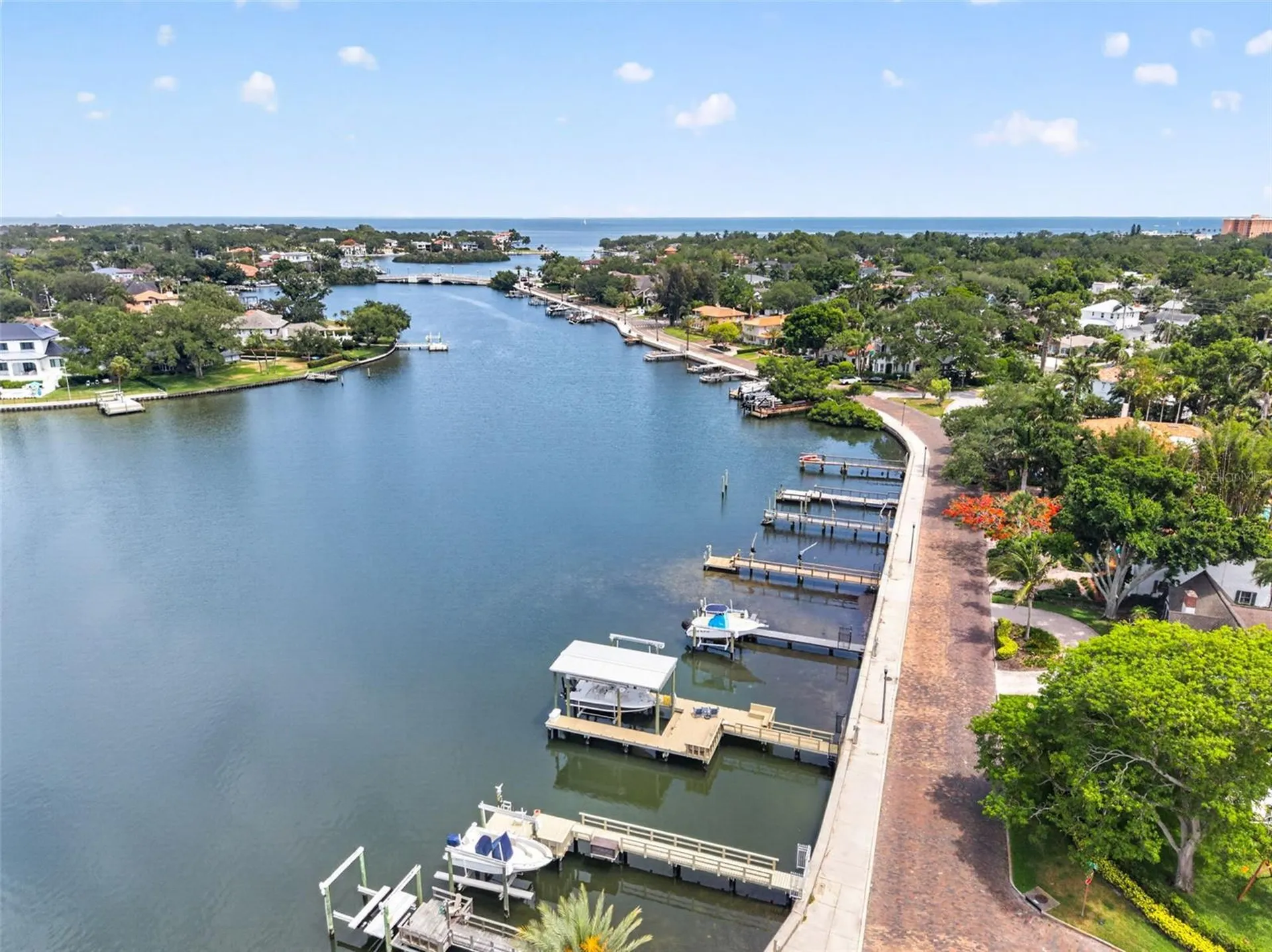 210 22nd Avenue NE St Petersburg FL 33704