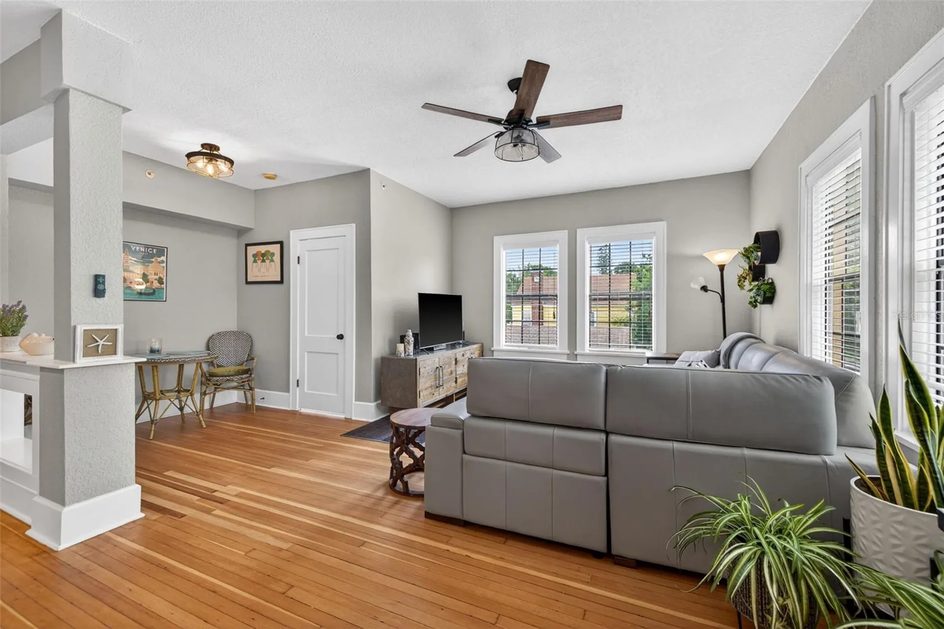 210 22nd Avenue NE St Petersburg FL 33704