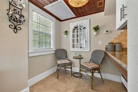 210 22nd Avenue NE St Petersburg FL 33704