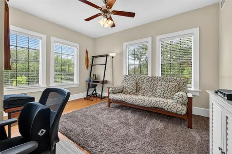 210 22nd Avenue NE St Petersburg FL 33704