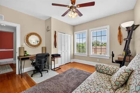 210 22nd Avenue NE St Petersburg FL 33704