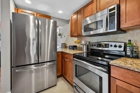 210 22nd Avenue NE St Petersburg FL 33704