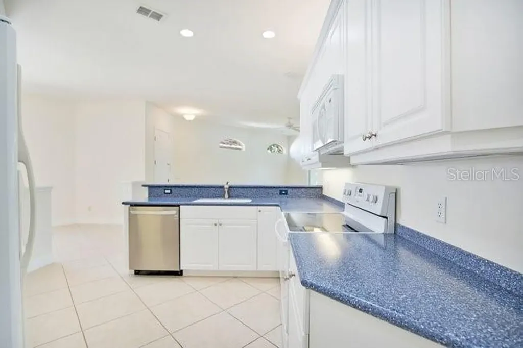 208 Lamonte Point Court Debary FL 32713