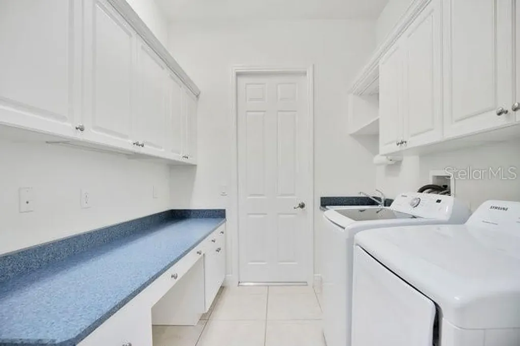 208 Lamonte Point Court Debary FL 32713