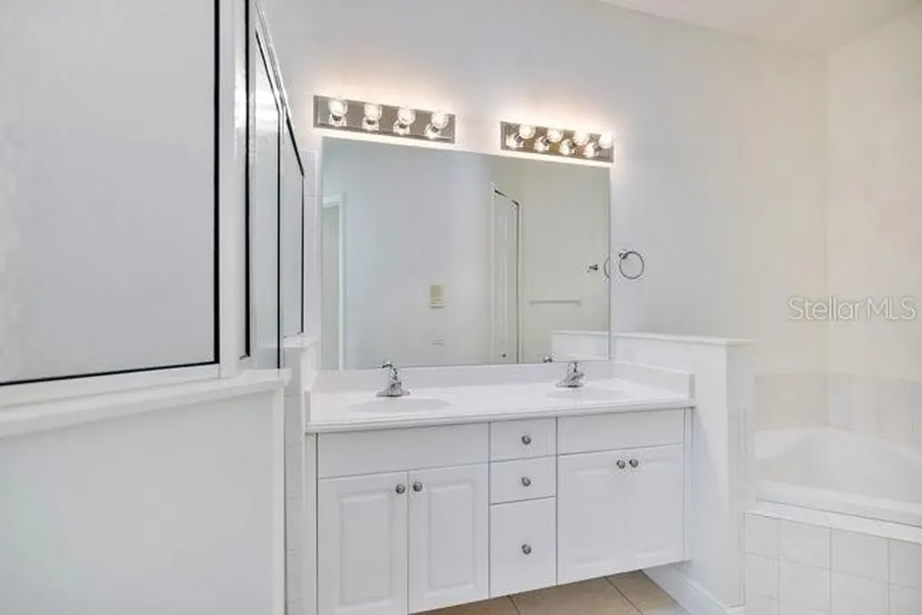 208 Lamonte Point Court Debary FL 32713