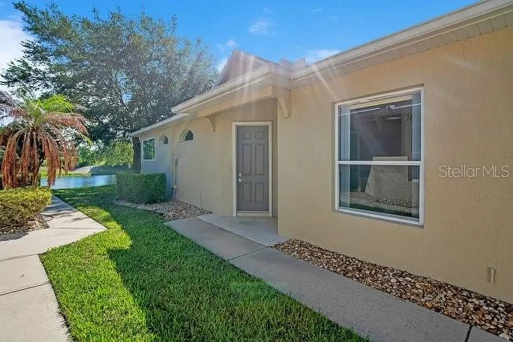 208 Lamonte Point Court Debary FL 32713